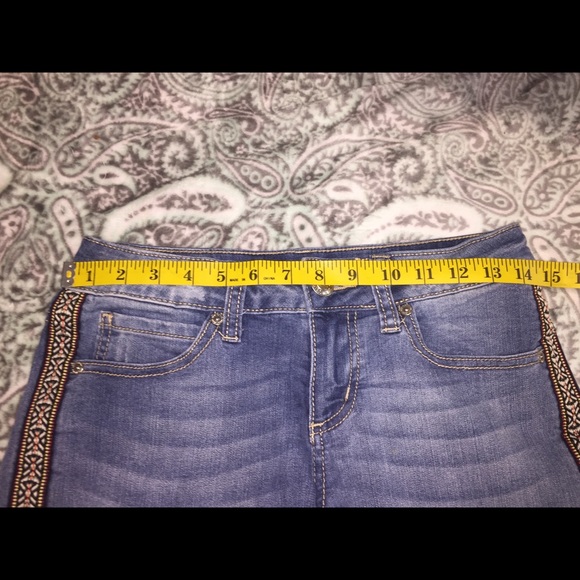 Seven7 Denim Shorts - Picture 8 of 8